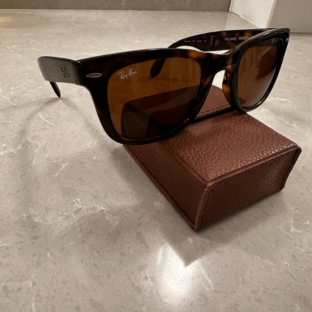 Ray-Ban Folding Wayfarer Sunglasses Tortoise Brown